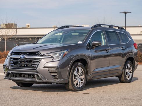 Used 2024 Subaru Ascent Premium w/ Convenience Package image 3