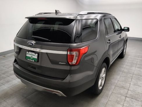 Used 2017 Ford Explorer XLT w/ Equipment Group 202A AWD/4WD image 9