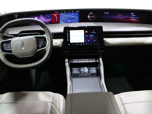 Used 2024 Lincoln Nautilus Premier w/ Equipment Group 102A image 2