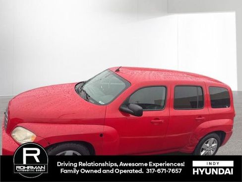 Used 2010 Chevrolet HHR LT image 2