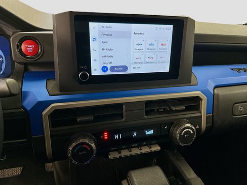 Used 2025 Toyota Tacoma TRD Off-Road image 26