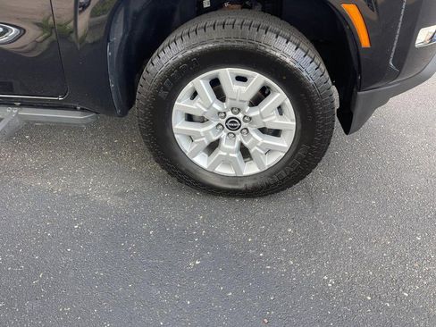 Used 2022 Nissan Frontier SV AWD/4WD image 7