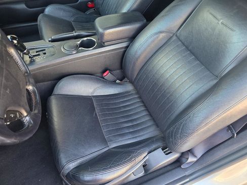 Used 2005 Ford Thunderbird RWD image 15