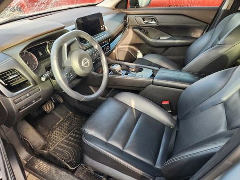 Used 2023 Nissan Rogue SL w/ SL Premium Package image 9