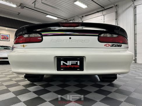 Used 1993 Chevrolet Camaro Z28 RWD image 20