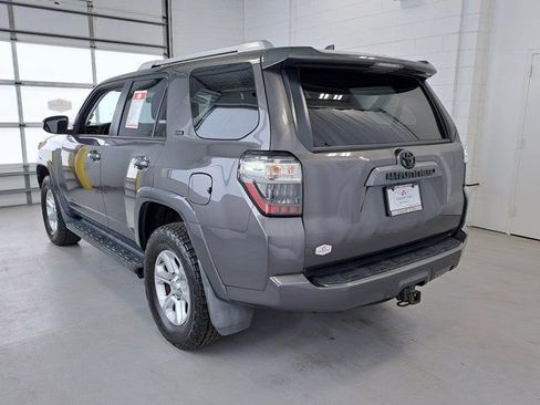 Used 2018 Toyota 4Runner SR5 AWD/4WD image 7