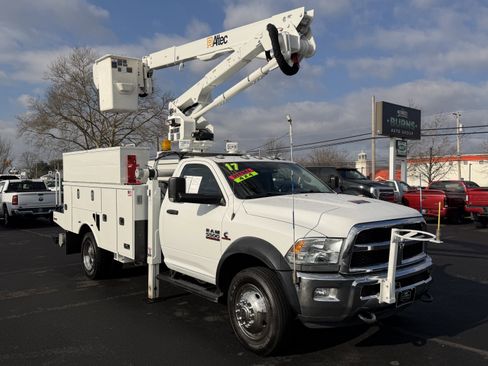Used 2017 RAM 5500 Tradesman w/ Power & Remote Entry Group image 2