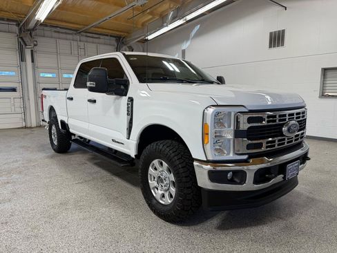 Used 2023 Ford F250 XLT w/ FX4 Off-Road Package AWD/4WD image 6