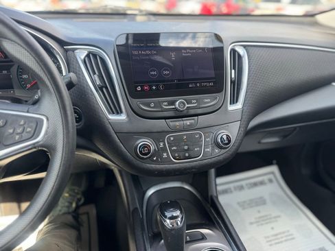 Used 2020 Chevrolet Malibu LT FWD image 30