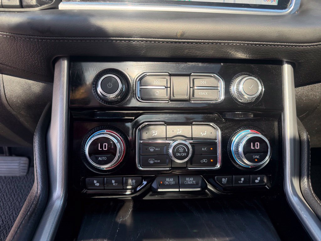 Used 2022 GMC Yukon Denali w/ Denali Premium Package AWD/4WD image 38