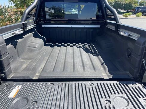 Used 2024 Nissan Frontier SV w/ Hardbody Edition AWD/4WD image 4