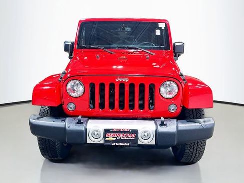 Used 2015 Jeep Wrangler Unlimited Sahara AWD/4WD image 3
