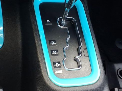 Used 2015 Jeep Wrangler Unlimited Sport w/ Quick Order Package 24S AWD/4WD image 19