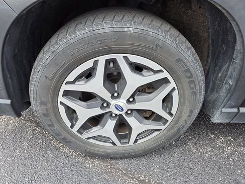 Used 2020 Subaru Forester Premium image 9