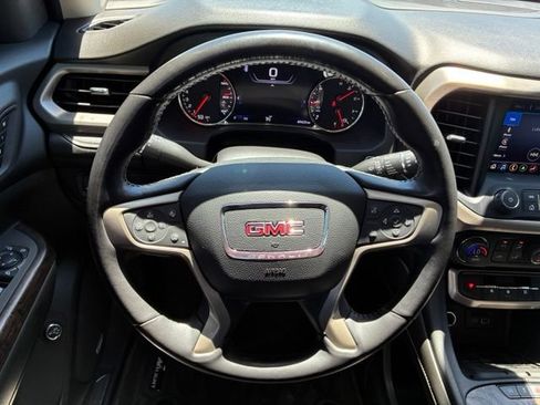 Used 2021 GMC Acadia Denali w/ Denali Technology Package FWD image 15