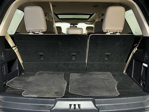 Used 2024 Ford Expedition Limited image 31