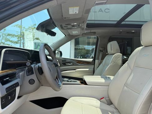 Used 2024 Cadillac Escalade ESV Sport Platinum w/ LPO, ONYX Package AWD/4WD image 12