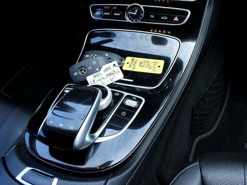 Used 2018 Mercedes-Benz E 300 image 25