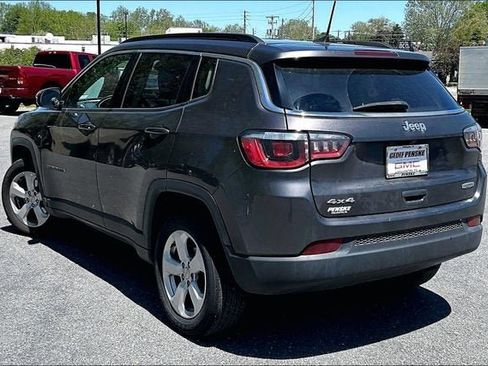 Used 2019 Jeep Compass Latitude w/ Popular Equipment Group AWD/4WD image 4