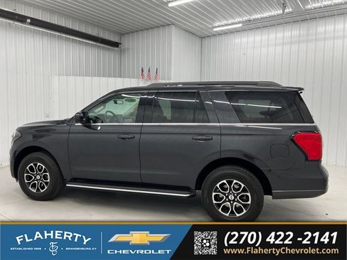 Used 2022 Ford Expedition XLT AWD/4WD image 5