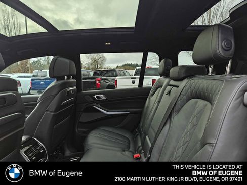 Used 2023 BMW X7 M60i w/ Climate Comfort Package AWD/4WD image 40