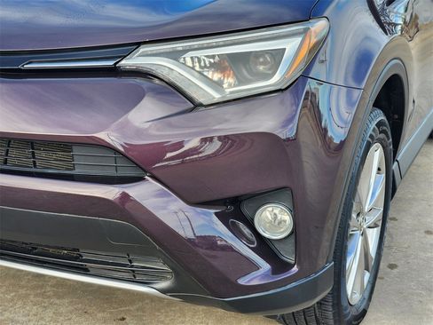 Used 2018 Toyota RAV4 Limited image 9