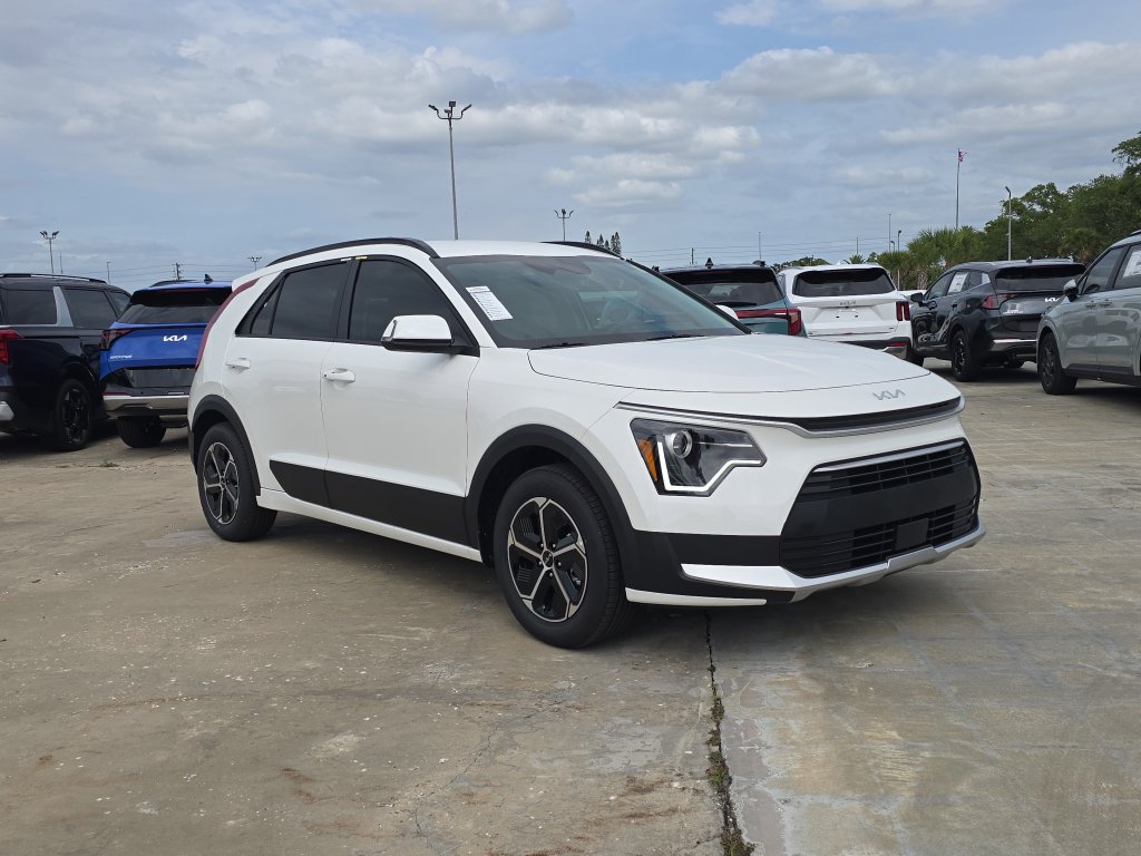New 2026 Kia Niro EX FWD image 2