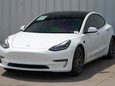 Used 2021 Tesla Model 3 Standard Range Plus image 46