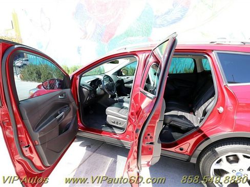 Used 2018 Ford Escape Titanium image 6
