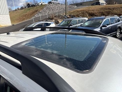 Used 2010 Subaru Forester 2.5X Premium w/ Popular Equipment Group 1A image 10