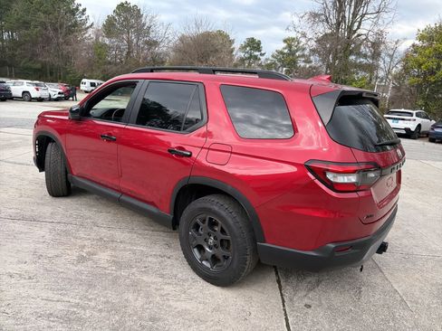 Used 2023 Honda Pilot TrailSport image 7