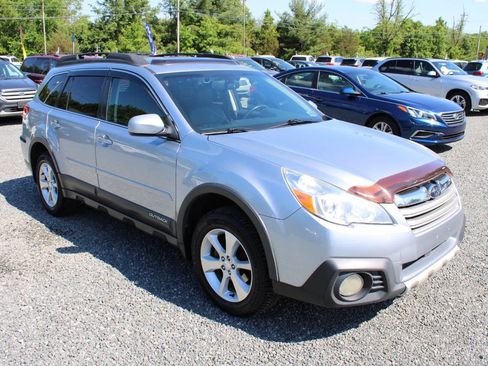 Used 2013 Subaru Outback 2.5i Limited AWD/4WD image 4