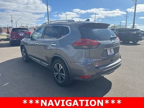 Used 2018 Nissan Rogue SL w/ Premium Package image 5