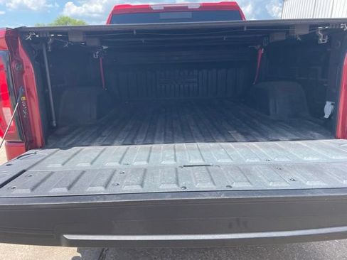 Used 2022 GMC Sierra 1500 SLT AWD/4WD image 9
