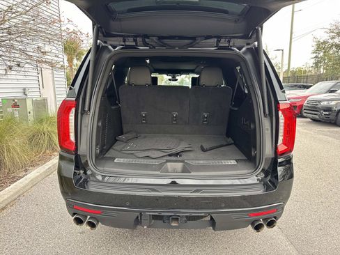 Used 2021 GMC Yukon XL Denali w/ Denali Ultimate Package image 11