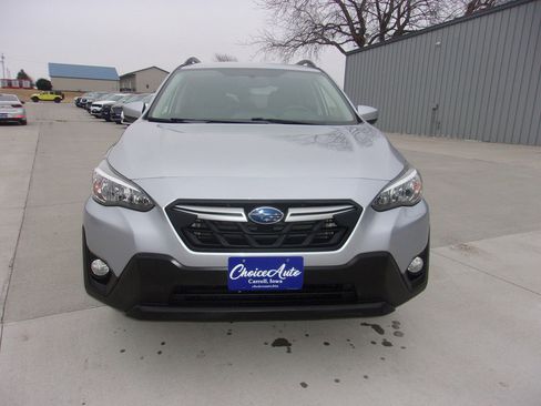 Used 2021 Subaru Crosstrek 2.0i Premium image 4