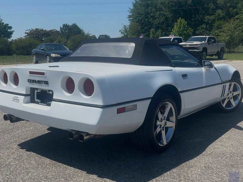 Used 1989 Chevrolet Corvette Convertible RWD image 6
