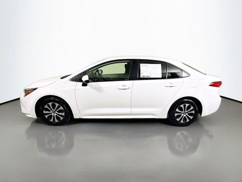 Used 2022 Toyota Corolla LE image 4