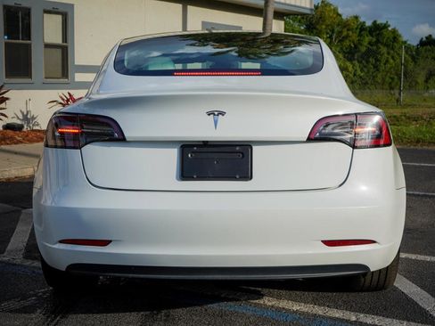 Used 2023 Tesla Model 3 Standard Range image 5