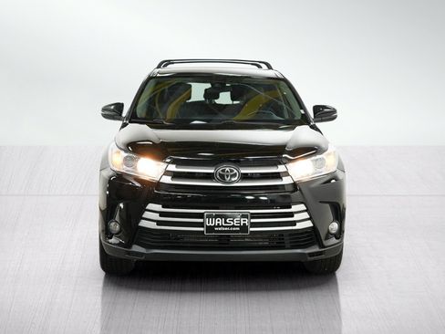 Used 2019 Toyota Highlander Plus AWD/4WD image 8