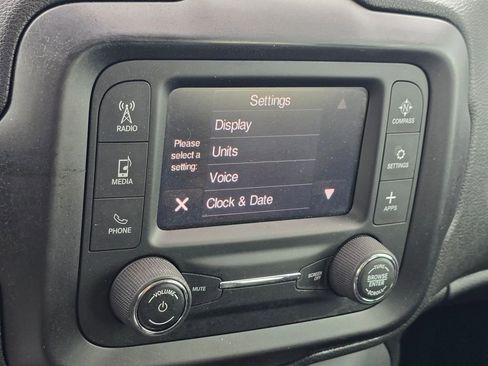 Used 2019 Jeep Renegade Sport FWD image 41