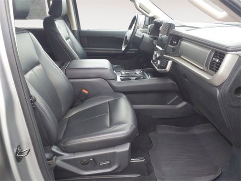 Used 2024 Ford Expedition Max XLT image 15