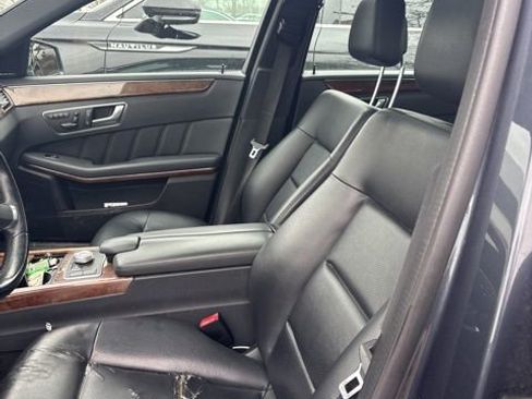 Used 2012 Mercedes-Benz E 350 4MATIC Sedan image 4