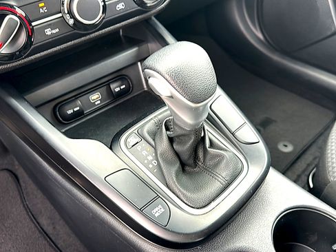 Used 2024 Kia Soul LX w/ Option Group 015 FWD image 34