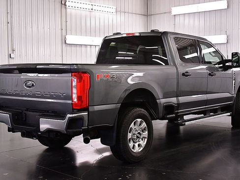 Used 2024 Ford F250 XLT w/ FX4 Off-Road Package image 7