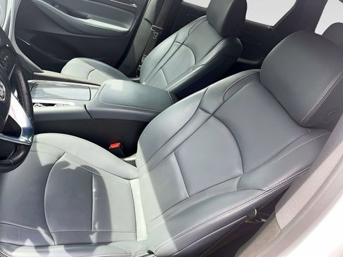 Used 2024 Buick Enclave Premium AWD/4WD image 20