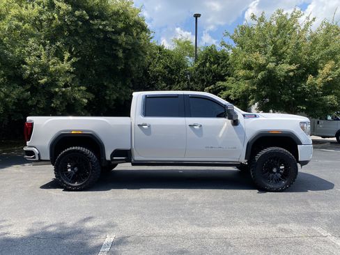 Used 2022 GMC Sierra 2500 Denali w/ Denali Ultimate Package AWD/4WD image 10