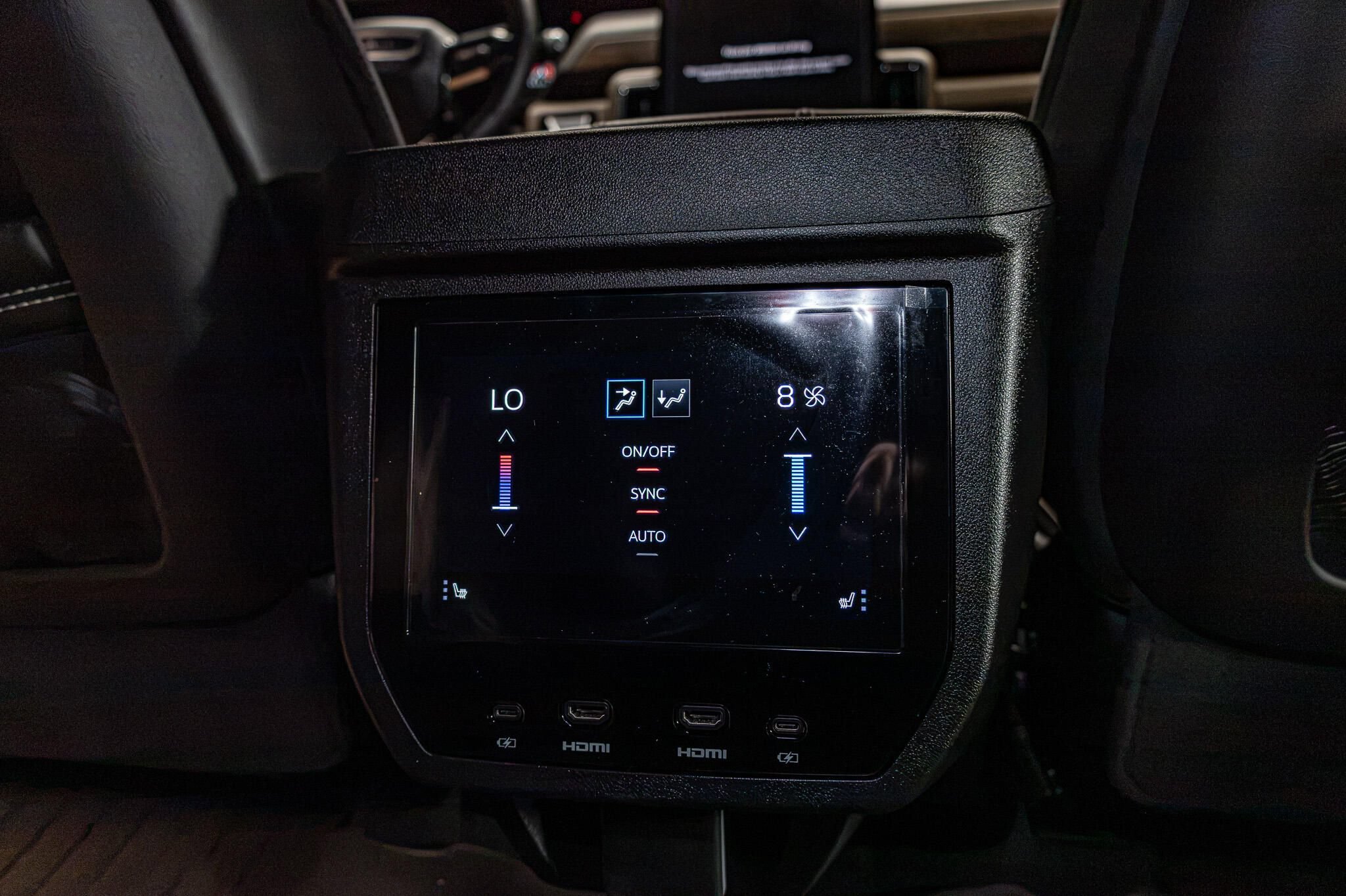 Used 2026 GMC Yukon Denali Ultimate AWD/4WD image 24