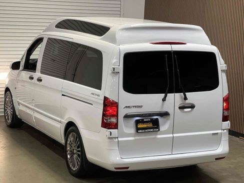 Used 2020 Mercedes-Benz Metris Passenger image 9