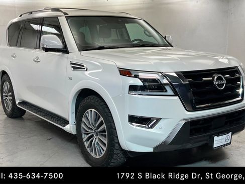 Used 2022 Nissan Armada SL w/ Captain's Chairs Package AWD/4WD image 7